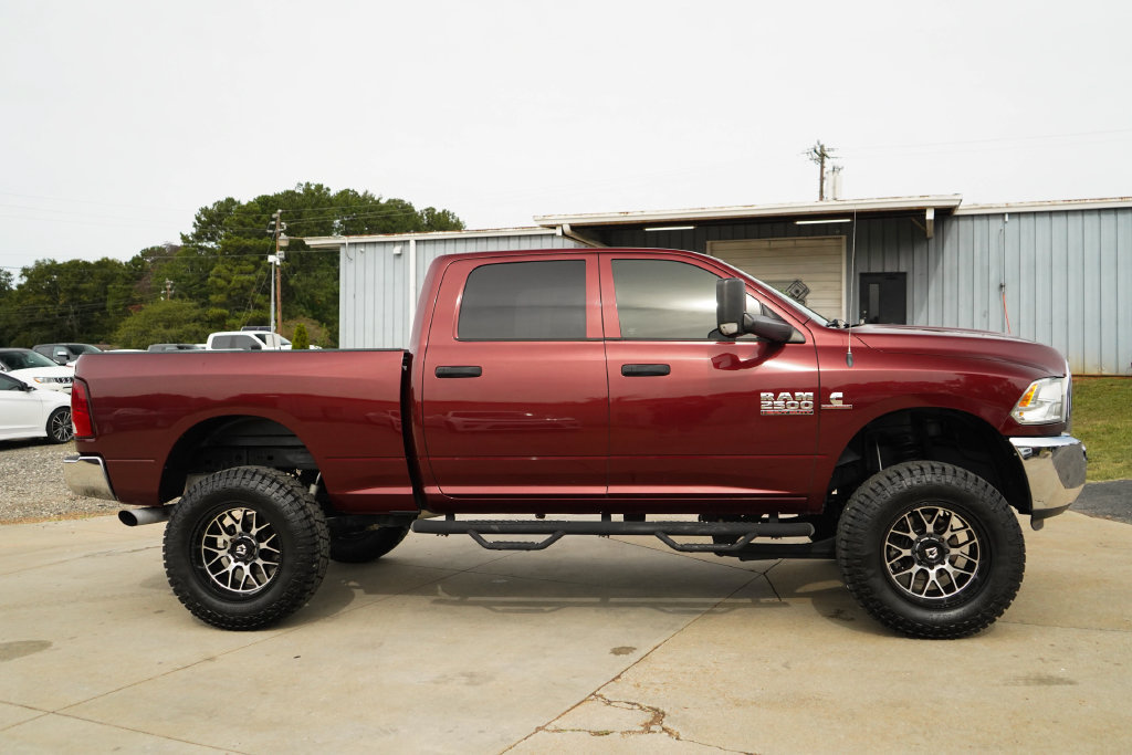 Used 2017 RAM 2500 Tradesman w/ Chrome Appearance Group AWD/4WD image 3