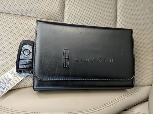 Certified 2022 Lincoln Corsair AWD w/ Equipment Group 101A image 28