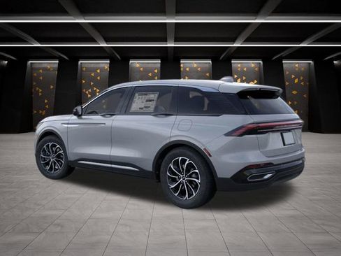 New 2026 Lincoln Nautilus Premier AWD/4WD image 4