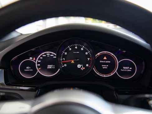 Used 2023 Porsche Cayenne AWD/4WD image 12
