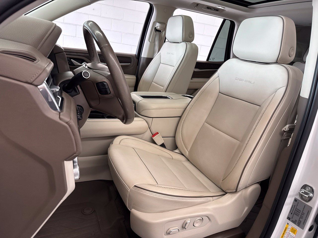 Used 2022 GMC Yukon Denali AWD/4WD image 18