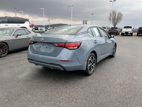 Used 2025 Nissan Sentra SV w/ Trunk Package image 3