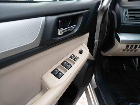 Used 2017 Subaru Legacy 2.5i Premium image 7