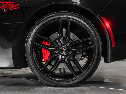 Used 2014 Chevrolet Corvette Z51 w/ 2LT Preferred Equipment Group image 27