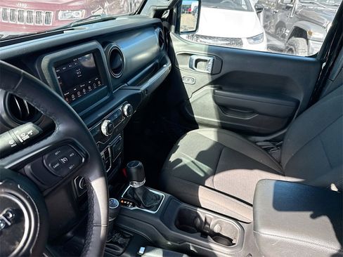 Used 2023 Jeep Gladiator Sport image 25