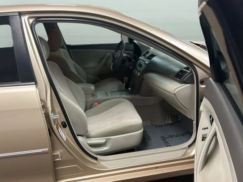 Used 2011 Toyota Camry FWD image 21