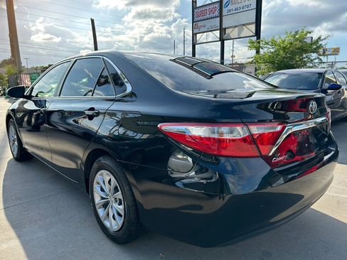 Used 2016 Toyota Camry LE FWD image 3