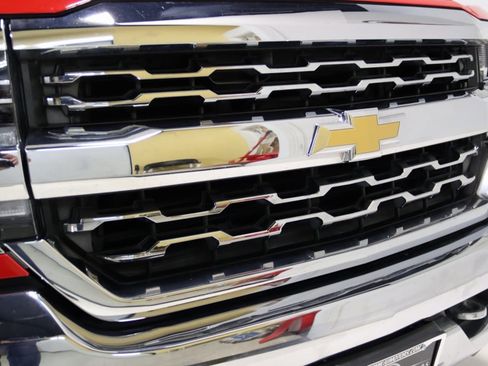 Used 2017 Chevrolet Silverado 1500 LTZ image 33