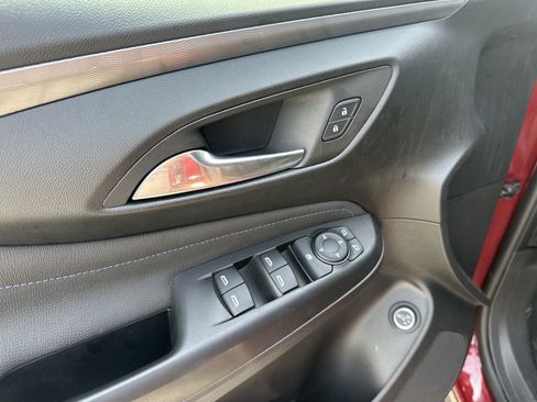 Used 2024 Buick Envista Sport Touring w/ Convenience I Package FWD image 13