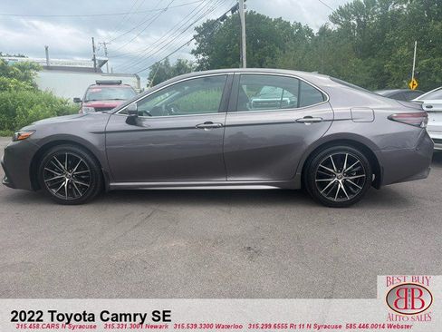 Used 2022 Toyota Camry SE FWD image 6