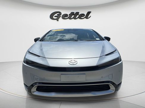 Used 2025 Toyota Prius Plug-In Hybrid FWD image 2