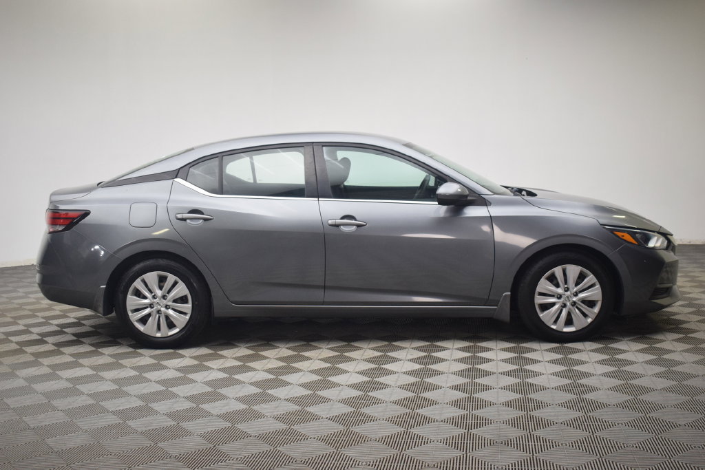 Used 2022 Nissan Sentra S w/ Lighting Package FWD image 9