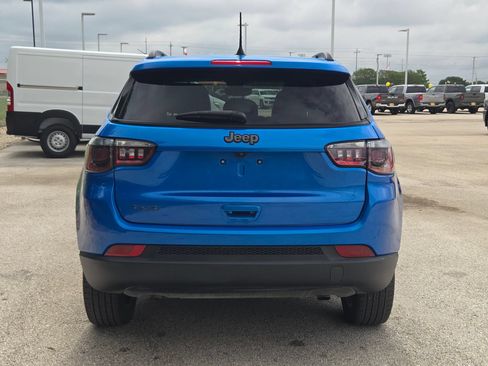 Used 2025 Jeep Compass Latitude w/ Altitude Special Edition AWD/4WD image 4