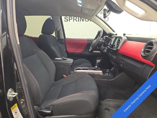 Used 2022 Toyota Tacoma SR5 AWD/4WD image 9