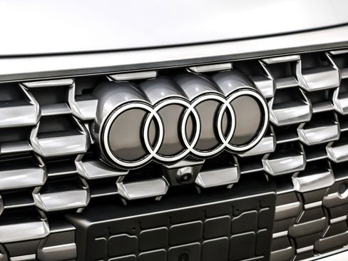 New 2025 Audi Q5 Premium image 13