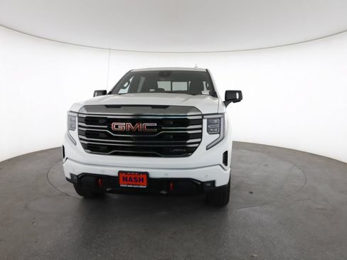 Used 2023 GMC Sierra 1500 AT4 w/ AT4 Premium Package AWD/4WD image 4