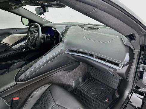 Used 2025 Chevrolet Corvette Stingray Preferred Conv w/ Z51 Performance Package RWD image 28