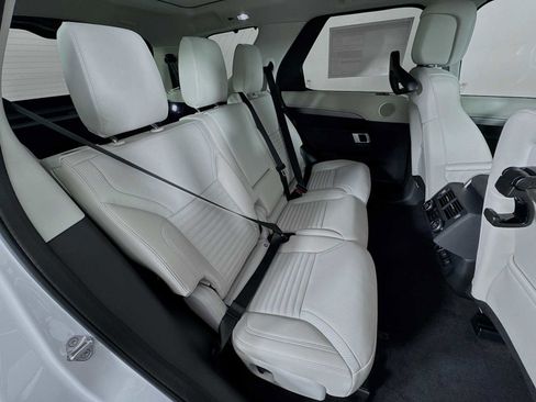 New 2025 Land Rover Discovery Dynamic SE AWD/4WD image 25