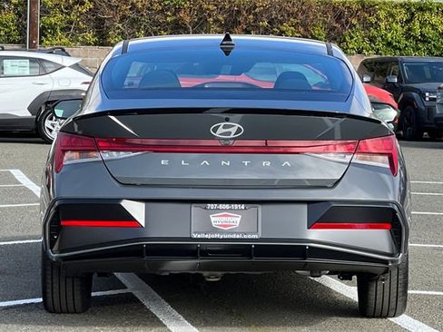 New 2026 Hyundai Elantra SEL Sport image 7