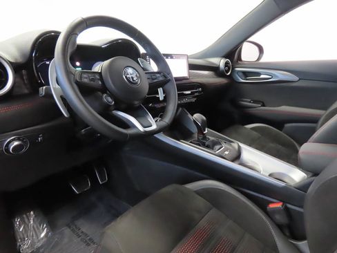 Used 2024 Alfa Romeo Tonale Veloce AWD/4WD image 8