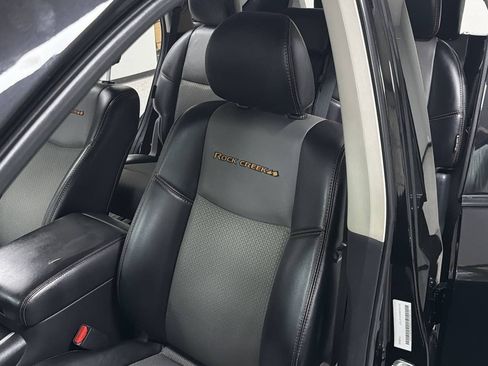 Used 2019 Nissan Pathfinder SV w/ Rock Creek Edition FWD image 12