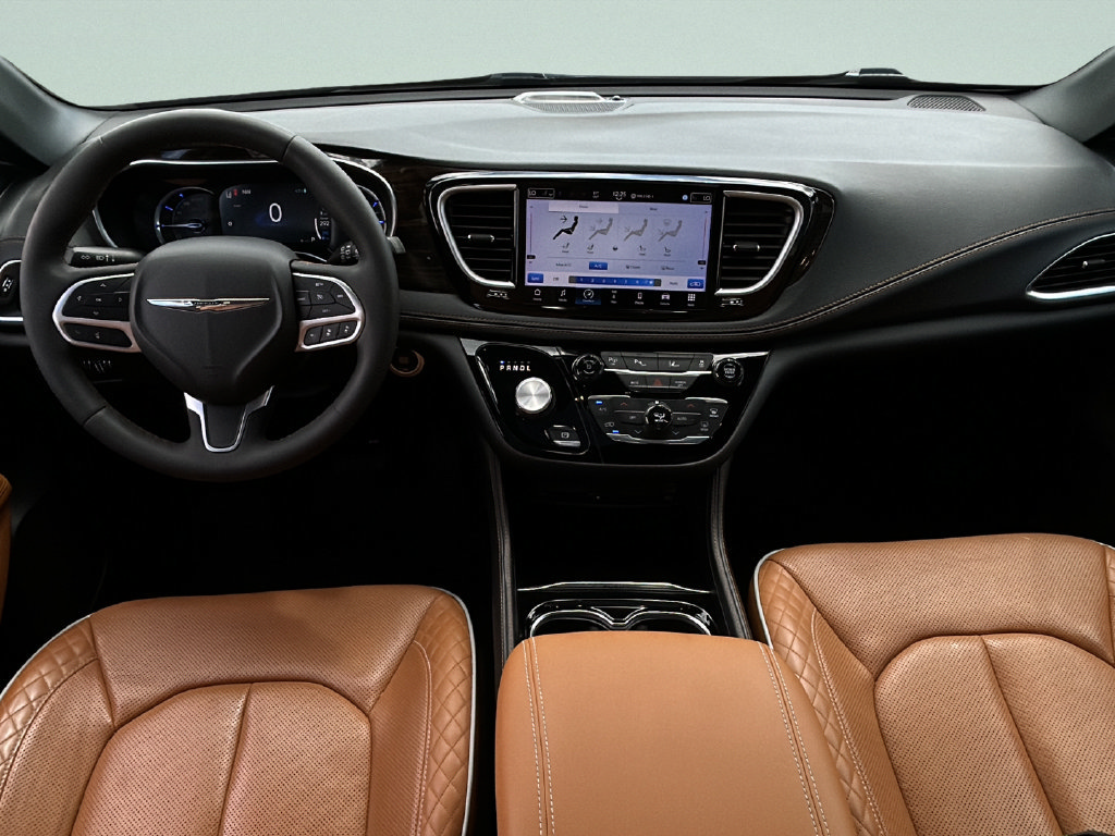 Used 2023 Chrysler Pacifica Pinnacle FWD image 15