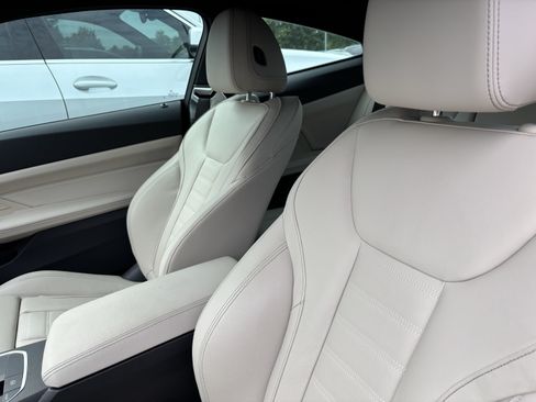 Used 2024 BMW 430i Coupe w/ M Sport Package RWD image 17