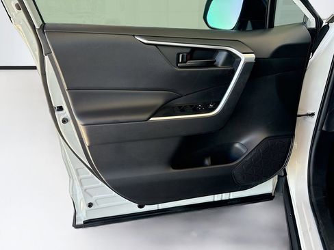 Certified 2022 Toyota RAV4 LE FWD image 23