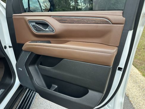 Used 2021 Chevrolet Suburban High Country image 33