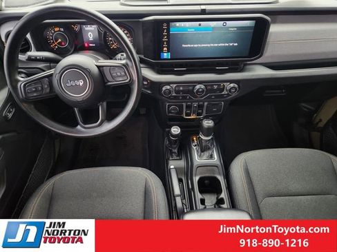 Used 2025 Jeep Wrangler Sport image 27