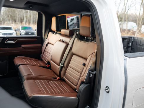 Used 2026 GMC Sierra 3500 Denali Ultimate image 37