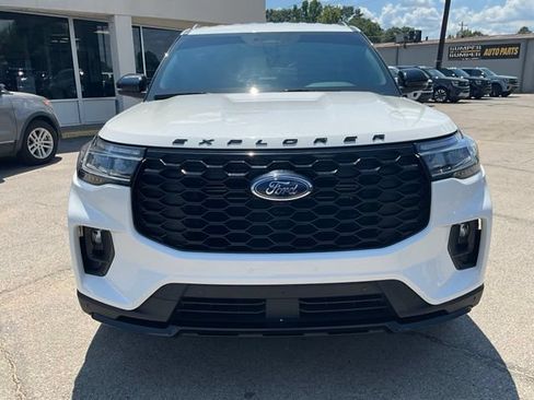 Used 2025 Ford Explorer ST-Line w/ Premium Package RWD image 7