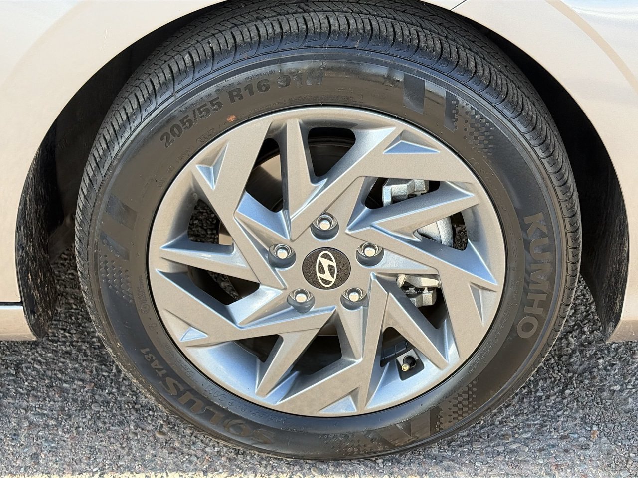 Certified 2024 Hyundai Elantra SEL FWD image 9