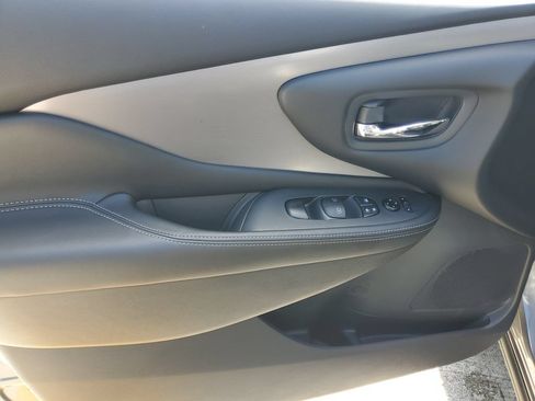 Used 2024 Nissan Murano SV FWD image 19