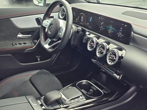 Used 2023 Mercedes-Benz CLA 35 AMG 4MATIC image 19