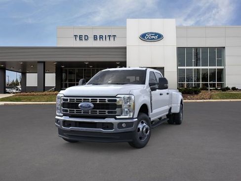 New 2026 Ford F350 4x4 Crew Cab DRW Super Duty image 3