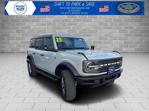 Certified 2022 Ford Bronco Badlands image 1