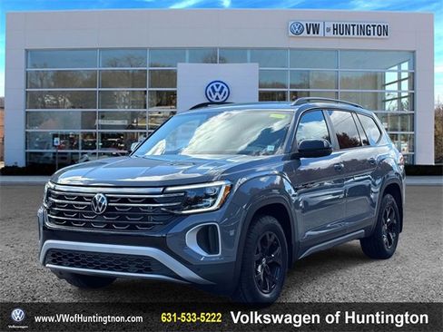 Certified 2025 Volkswagen Atlas Peak Edition SE image 2