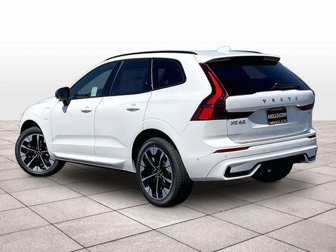 New 2026 Volvo XC60 T8 Plus w/ Climate Package AWD/4WD image 3