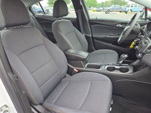 Used 2019 Chevrolet Cruze LS FWD image 10