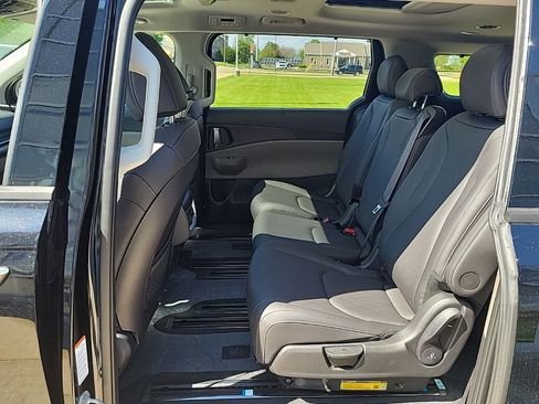 New 2026 Kia Carnival SX FWD image 11