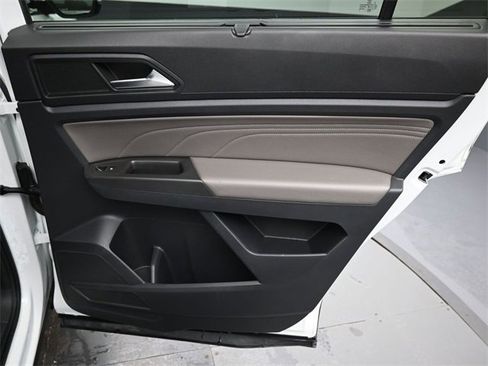 Used 2022 Volkswagen Atlas SE image 35