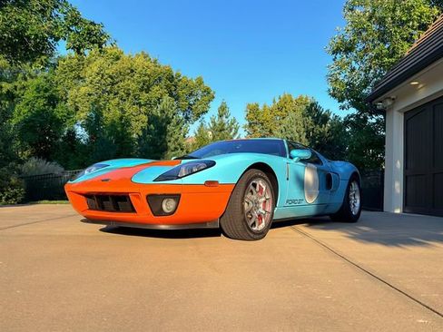 Used 2006 Ford GT RWD image 9