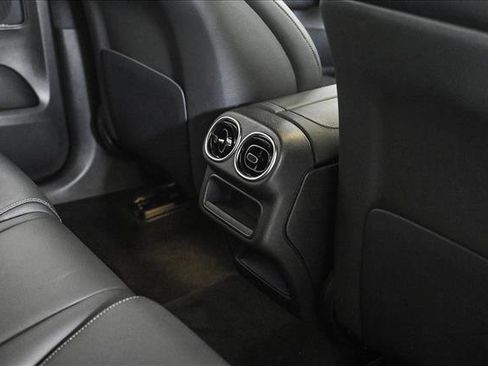 Certified 2025 Mercedes-Benz GLC 300 4MATIC image 19