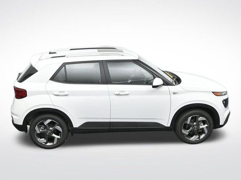 New 2026 Hyundai Venue SEL FWD image 23