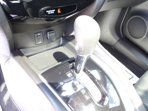 Used 2015 Nissan Rogue AWD w/ SV Moonroof Package image 30