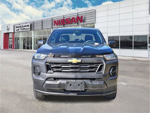 Used 2024 Chevrolet Colorado W/T image 2