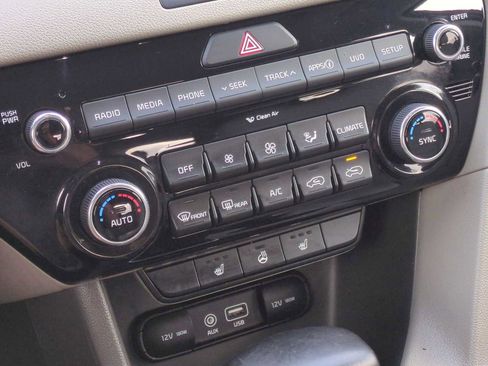 Used 2019 Kia Sportage EX w/ EX Premium Package image 17