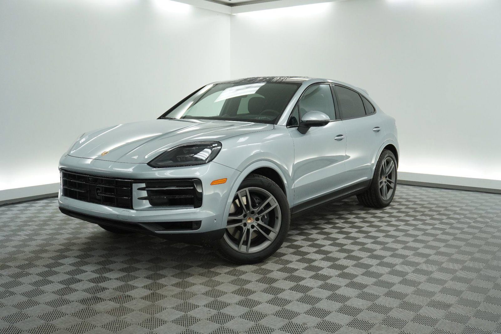 Used 2026 Porsche Cayenne Coupe AWD/4WD image 1