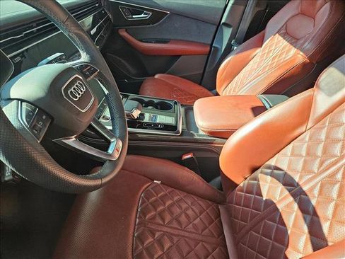 Used 2023 Audi SQ7 Prestige w/ Prestige Package image 12